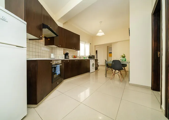 アパート 2 Bedroom Flat