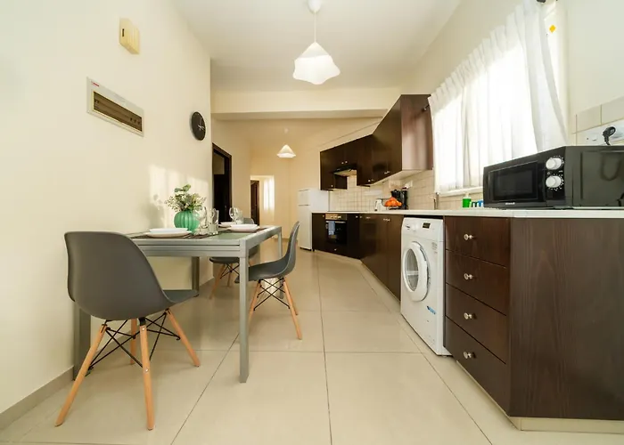 アパート 2 Bedroom Flat