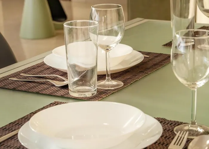 2 Bedroom Flat アパート